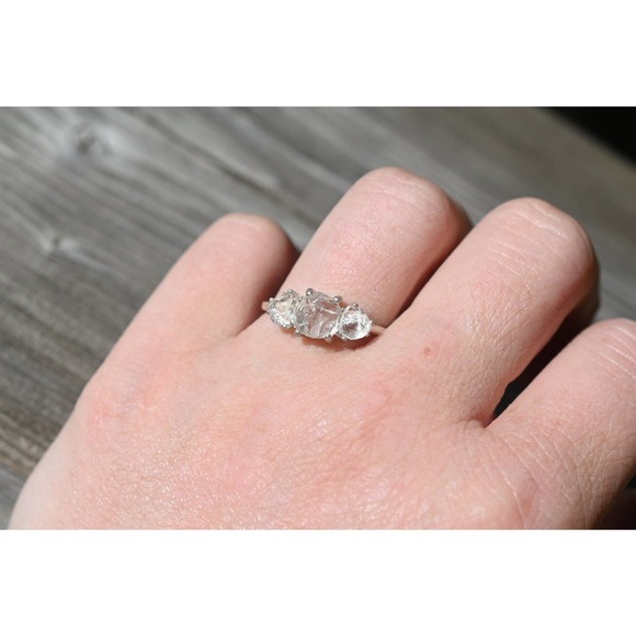 alternative raw diamond engagement rings, raw crystal size 4 5 6 7 8 8 9… - Picture 1 of 4